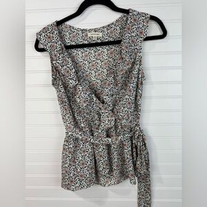 Max Studios women’s frilly floral feminine sleeveless top, peplum style. Size XS